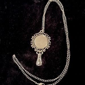 Hand mirror necklace